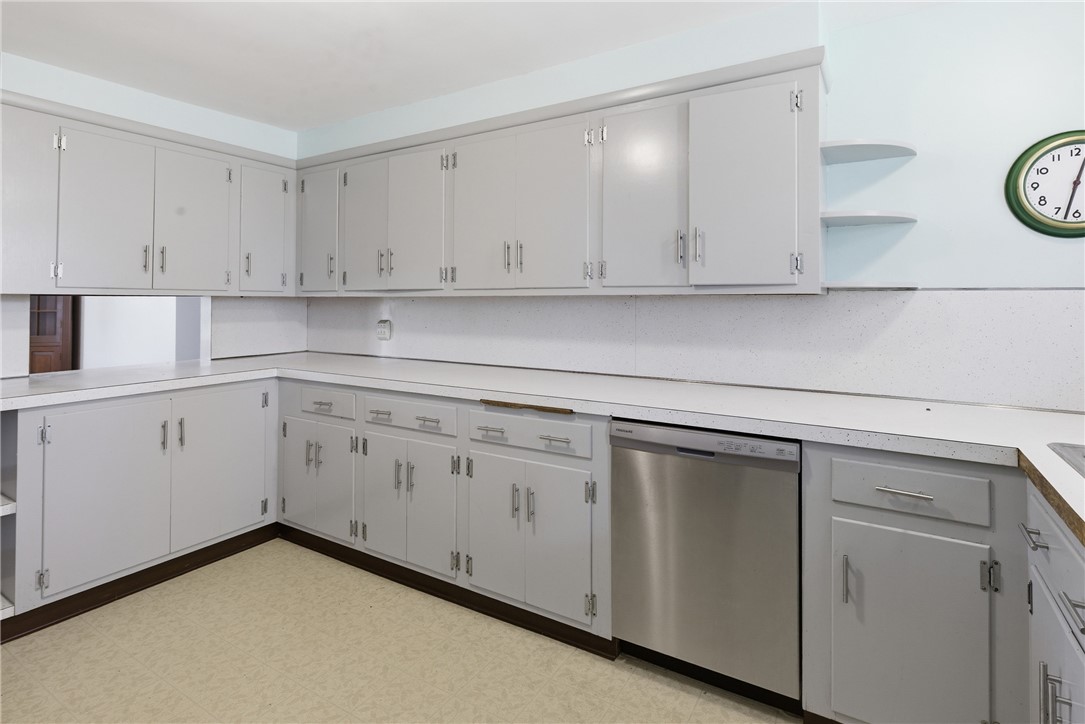 3 Wabasso Terrace Middletown, RI 02842 - Photo 15 of 50