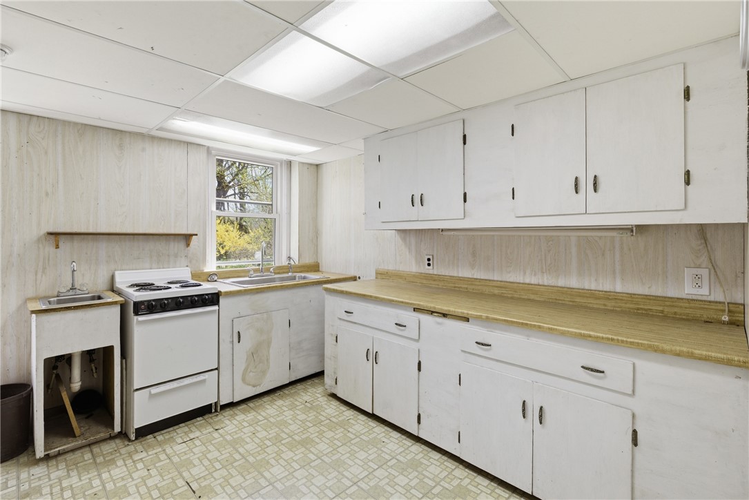 3 Wabasso Terrace Middletown, RI 02842 - Photo 33 of 50