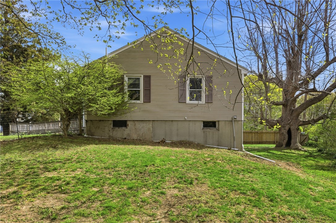 3 Wabasso Terrace Middletown, RI 02842 - Photo 43 of 50