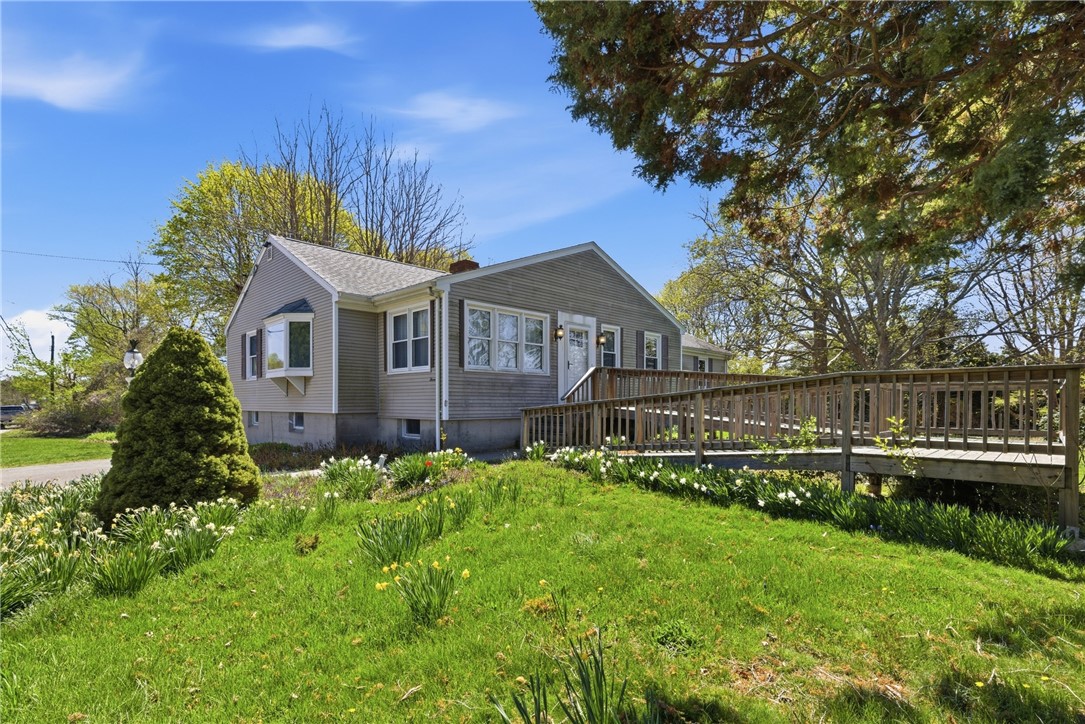 3 Wabasso Terrace Middletown, RI 02842 - Photo 5 of 50