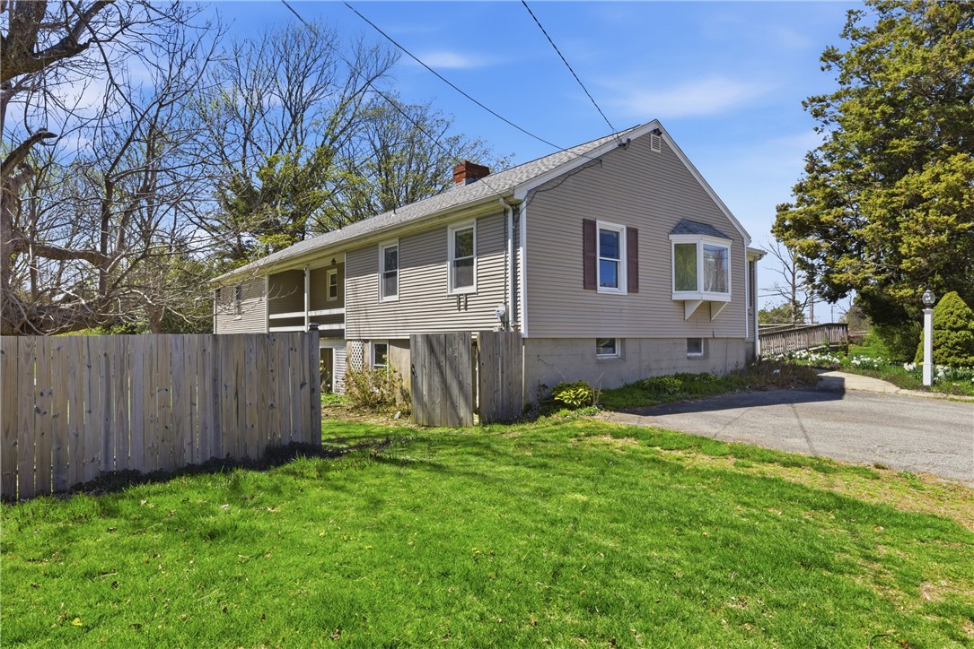 3 Wabasso Terrace Middletown, RI 02842 - Photo 6 of 50