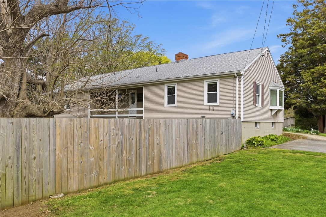 3 Wabasso Terrace Middletown, RI 02842 - Photo 8 of 50