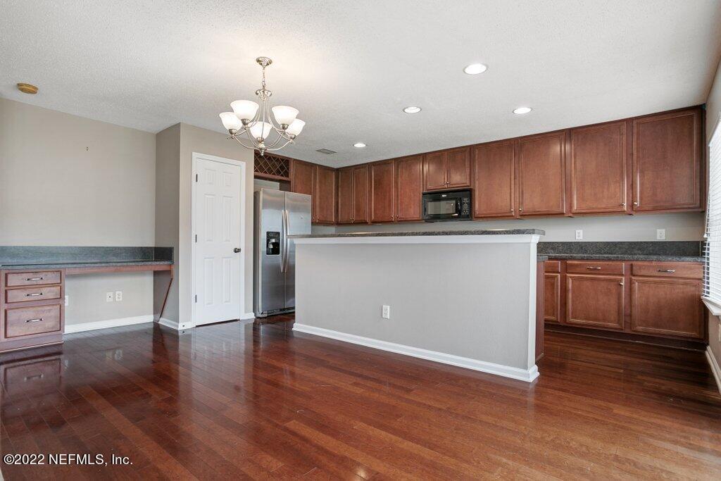 76129 Long Pond Loop Yulee, FL 32097 - Photo 11 of 36 Kitchen/Dining Area