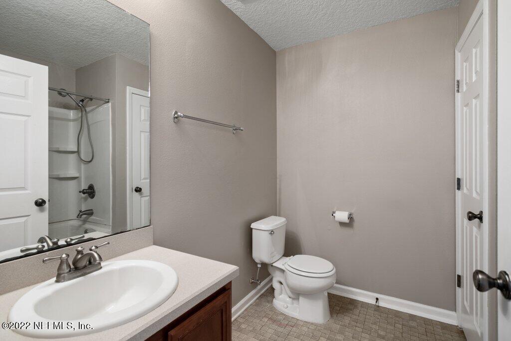 76129 Long Pond Loop Yulee, FL 32097 - Photo 28 of 36 Guest Bathroom