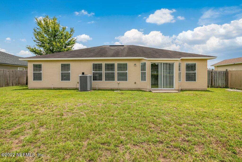 76129 Long Pond Loop Yulee, FL 32097 - Photo 34 of 36 Back View