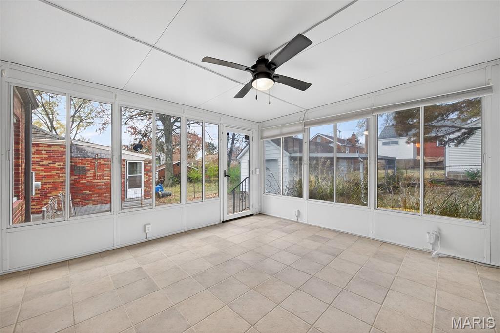 9343 MacKenzie Road St. Louis, MO 63123 - Photo 11 of 38