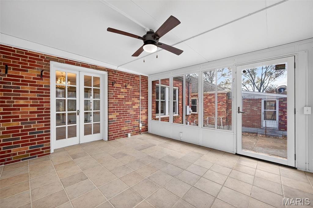 9343 MacKenzie Road St. Louis, MO 63123 - Photo 12 of 38