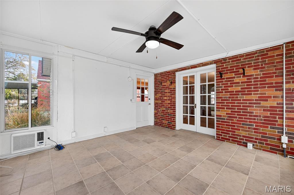 9343 MacKenzie Road St. Louis, MO 63123 - Photo 13 of 38