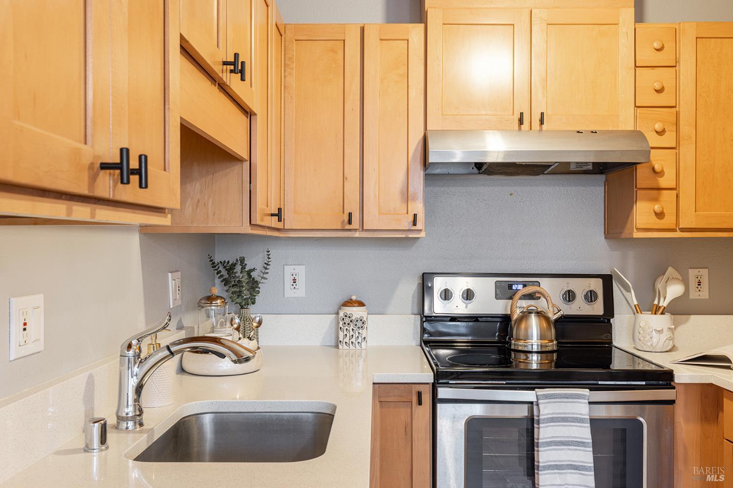 1452 Townview Avenue Santa Rosa, CA 95405 - Photo 13 of 32