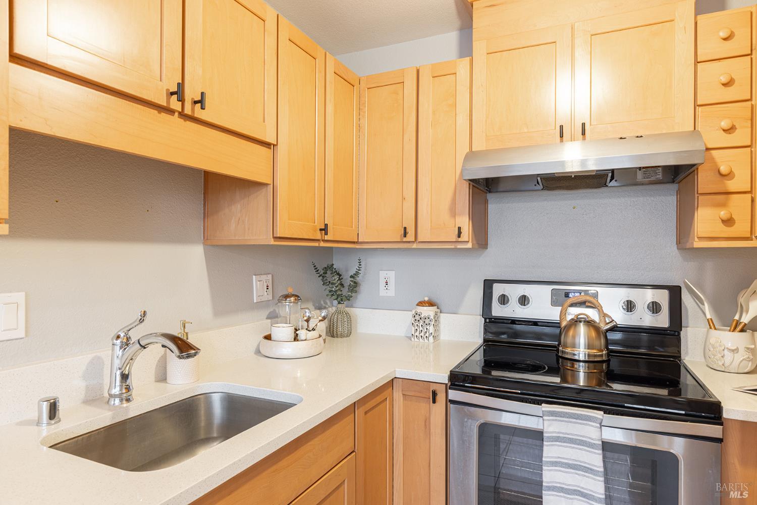 1452 Townview Avenue Santa Rosa, CA 95405 - Photo 14 of 32