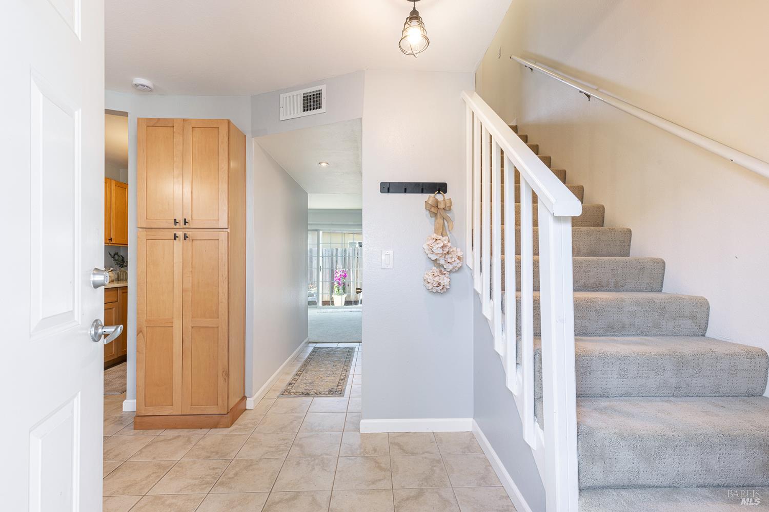 1452 Townview Avenue Santa Rosa, CA 95405 - Photo 3 of 32