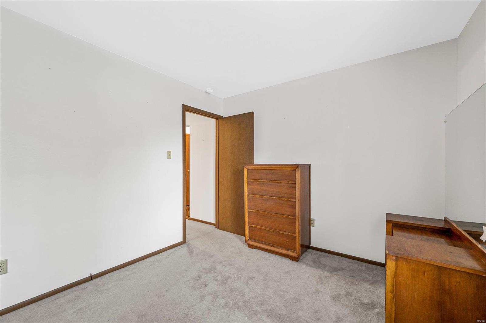 2114 England Town Road St. Louis, MO 63129 - Photo 23 of 32