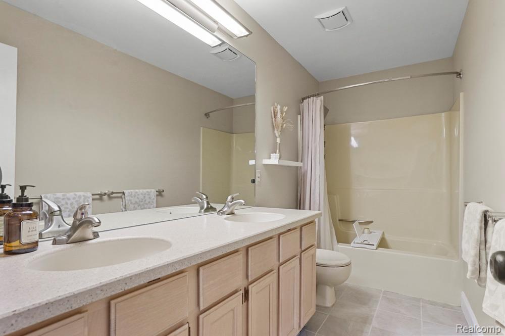 205 Saxon Court Rochester, MI 48307 - Photo 23 of 32