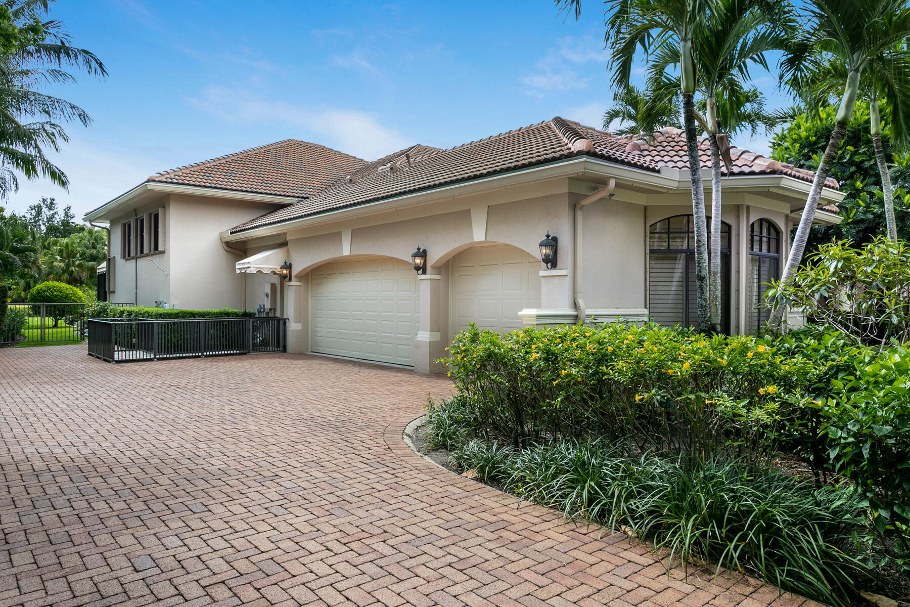 8158 Native Dancer Road East Palm Beach Gardens, FL 33418 - Photo 40 of 47 Garages_web steep 17