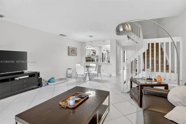 $363,500 | 10691 Northwest 14th Street, Unit 257, Plantation, FL 33322