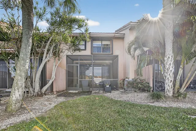 $363,500 | 10691 Northwest 14th Street, Unit 257, Plantation, FL 33322