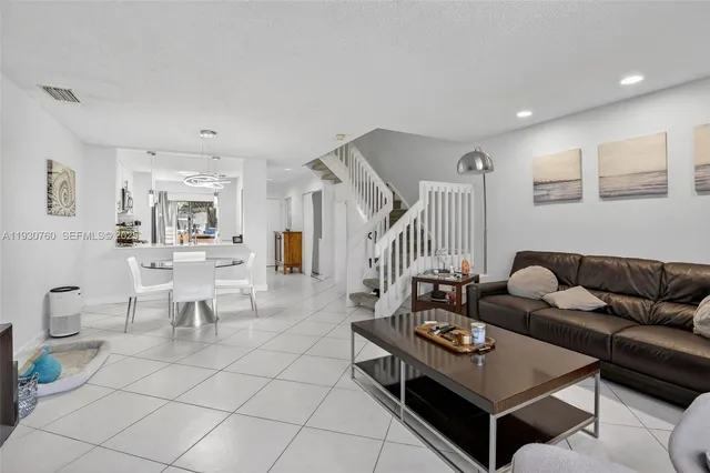 $363,500 | 10691 Northwest 14th Street, Unit 257, Plantation, FL 33322