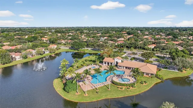 $363,500 | 10691 Northwest 14th Street, Unit 257, Plantation, FL 33322