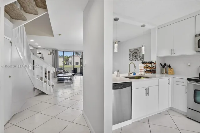 $363,500 | 10691 Northwest 14th Street, Unit 257, Plantation, FL 33322