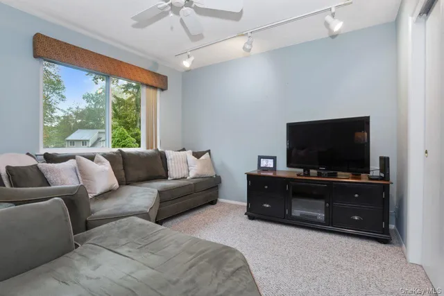 $675,000 | 141 Flintlock Way, Unit B, Yorktown Heights, NY 10598