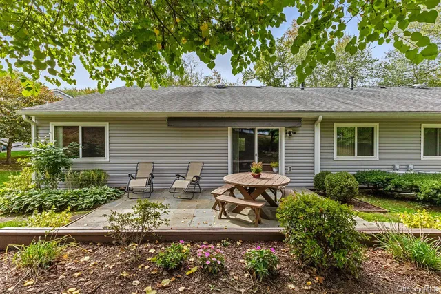 $675,000 | 141 Flintlock Way, Unit B, Yorktown Heights, NY 10598