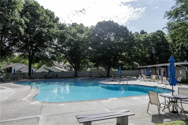 $675,000 | 141 Flintlock Way, Unit B, Yorktown Heights, NY 10598