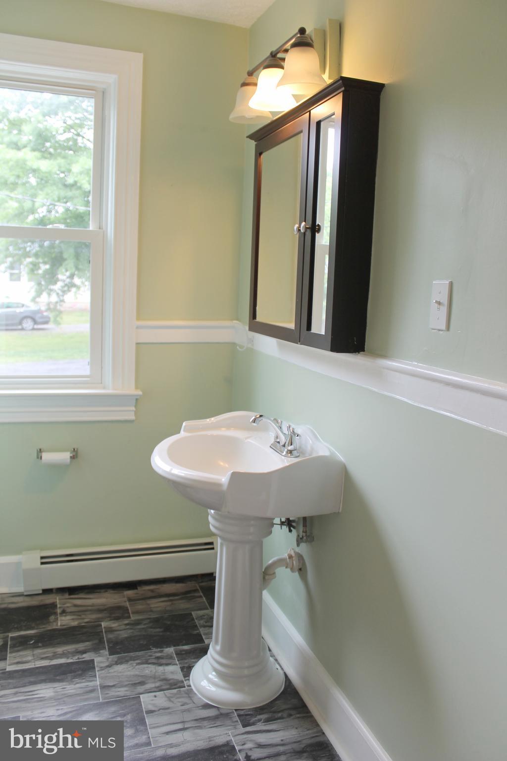 4186 Winchester Road Marshall, VA 20115 - Photo 3 of 16 Bath