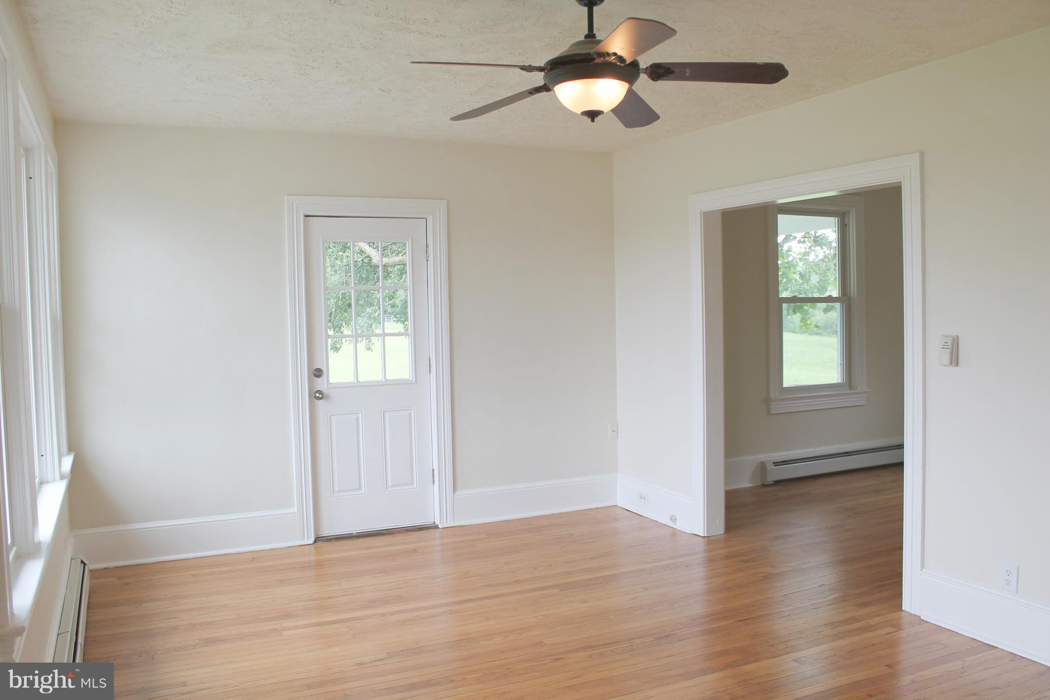 4186 Winchester Road Marshall, VA 20115 - Photo 10 of 16 Family Room