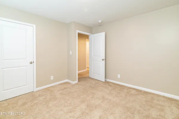 $2,000 | 173 Ash Avenue, Lenoir City, TN 37771