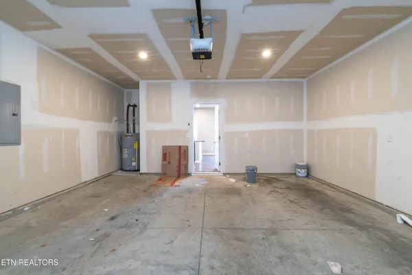 $2,000 | 173 Ash Avenue, Lenoir City, TN 37771