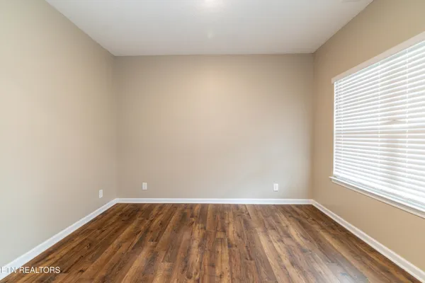 $2,000 | 173 Ash Avenue, Lenoir City, TN 37771