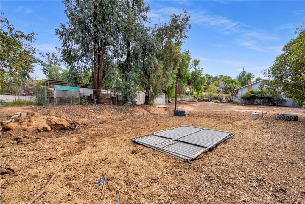 172 Eighth Street Norco, CA 92860 - Photo 34 of 55 a view of a backyard with a tree
