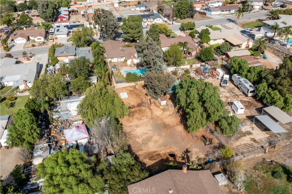 172 Eighth Street Norco, CA 92860 - Photo 41 of 55 an aerial view of residential houses with outdoor space