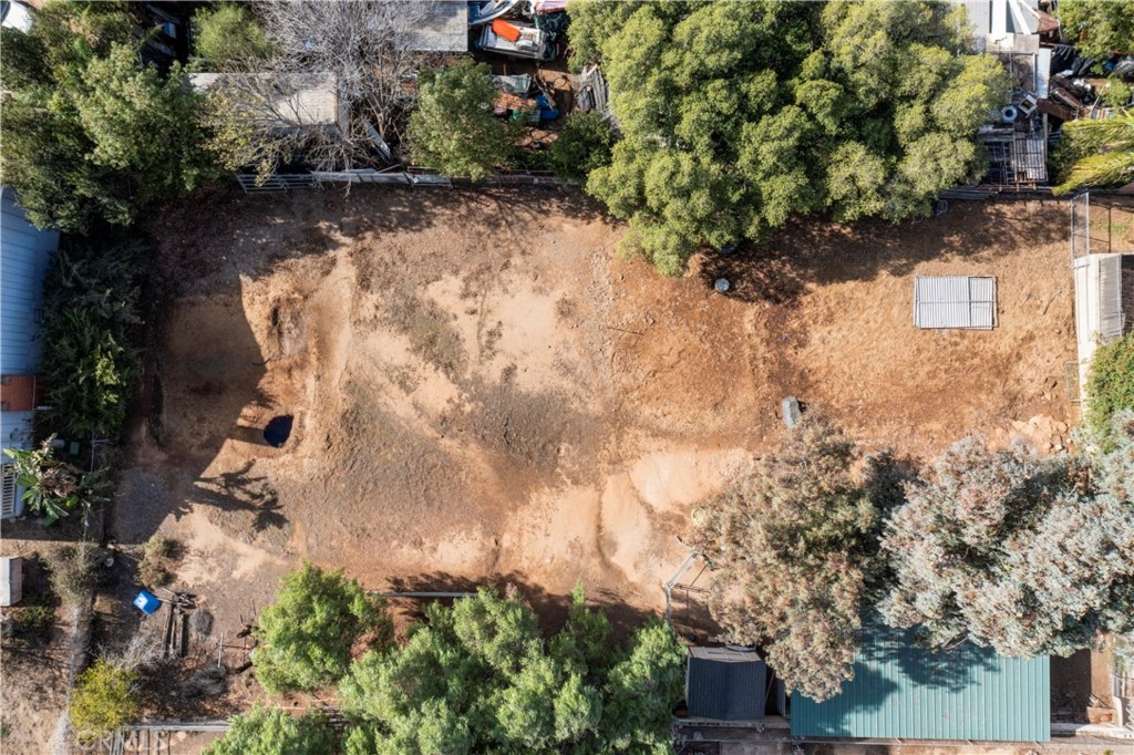 172 Eighth Street Norco, CA 92860 - Photo 42 of 55 a backyard of a house with lots of green space