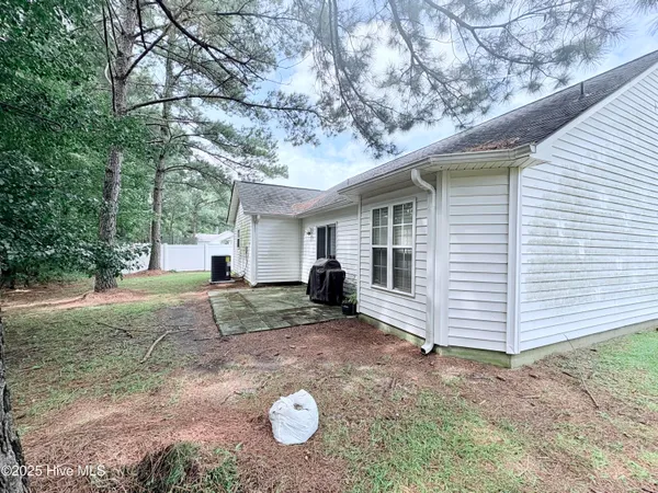 $1,700 | 110 Sycamore Drive, Jacksonville, NC 28546