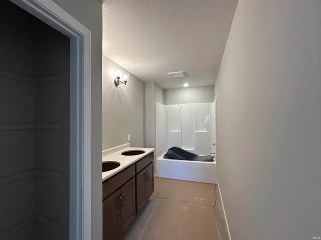 $2,400 | 204 Brescia Drive, Fort Wayne, IN 46814