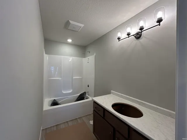 $2,400 | 204 Brescia Drive, Fort Wayne, IN 46814