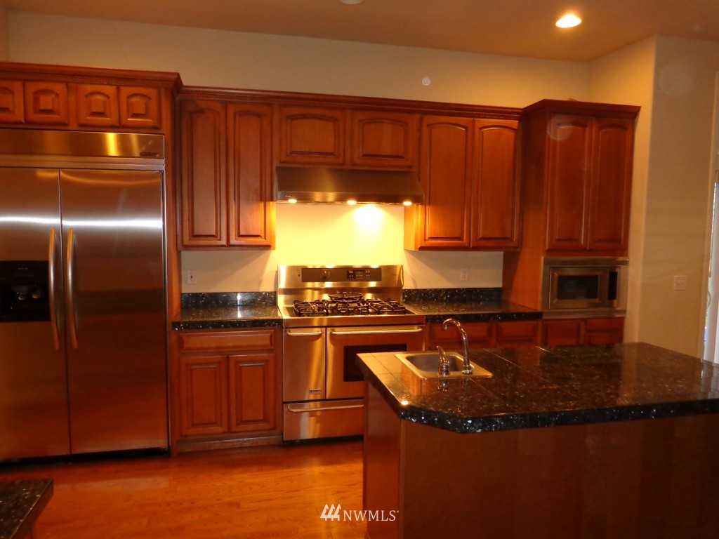 4107 Northeast 27th Place Renton, WA 98059 - Photo 4 of 10