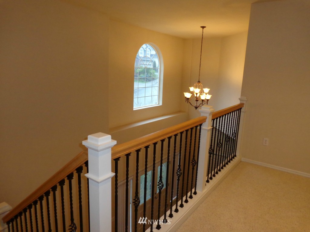 4107 Northeast 27th Place Renton, WA 98059 - Photo 8 of 10