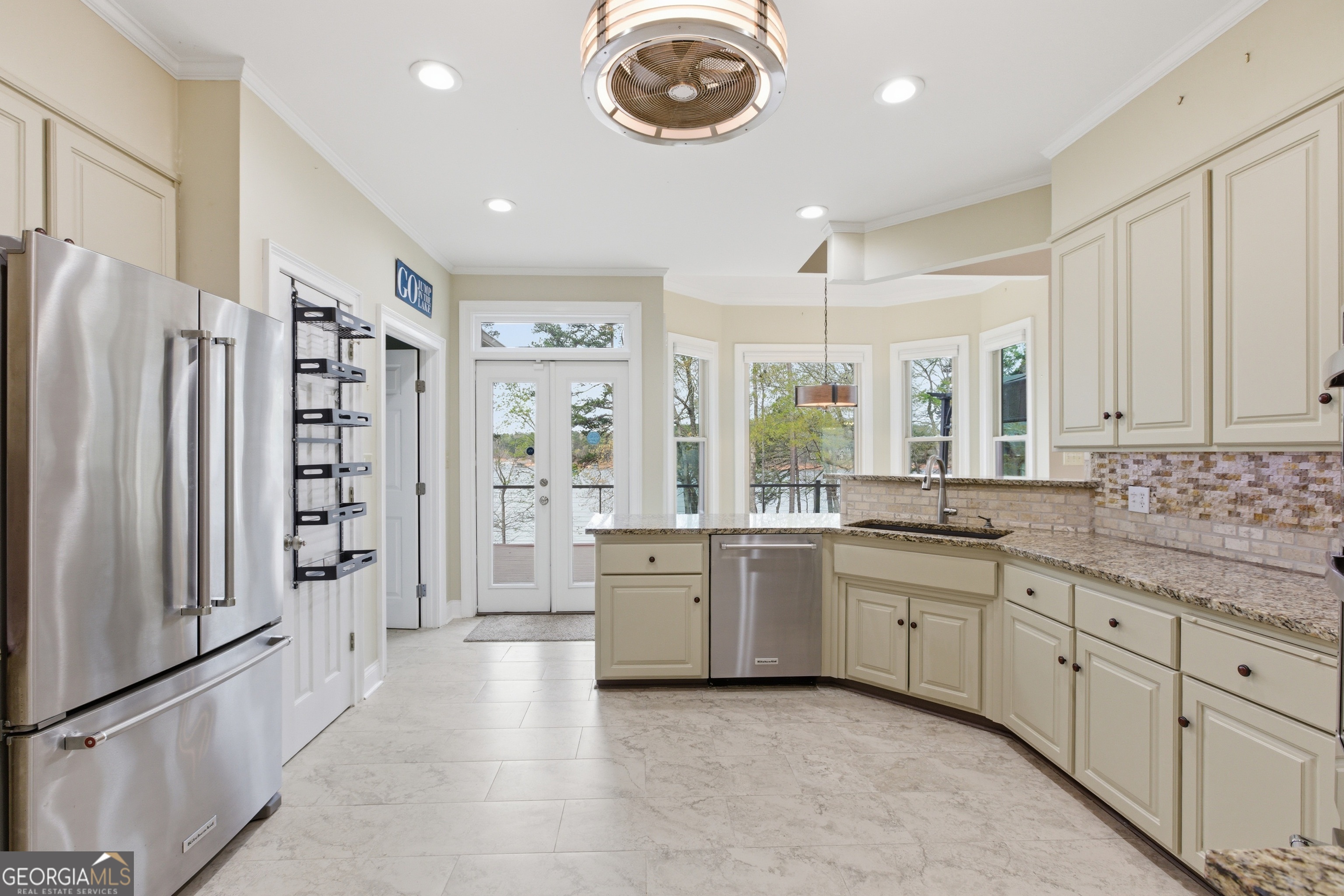 501 Capri Point Lavonia, GA 30553 - Photo 4 of 60