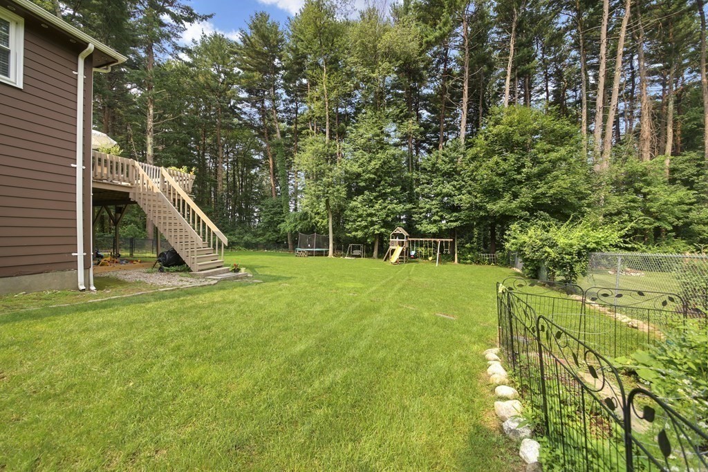40 Ledgewood Road Framingham, MA 01701 - Photo 36 of 39 Gallery Image 36