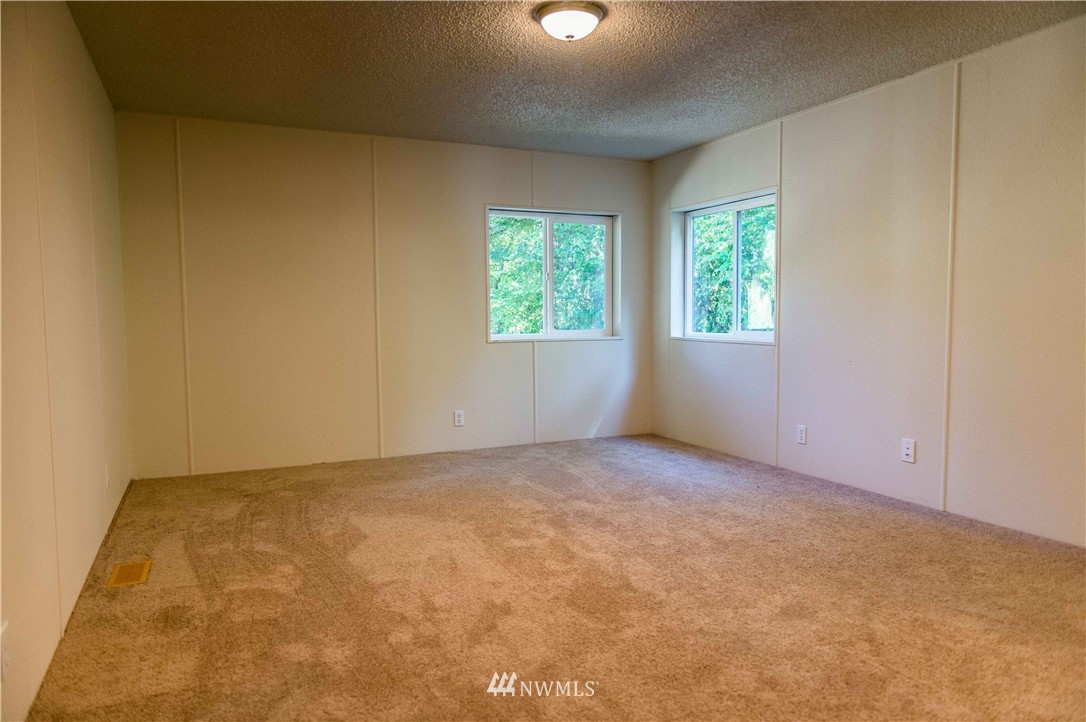 3587 Pine Road Bremerton, WA 98310 - Photo 9 of 17 Gallery Image 9