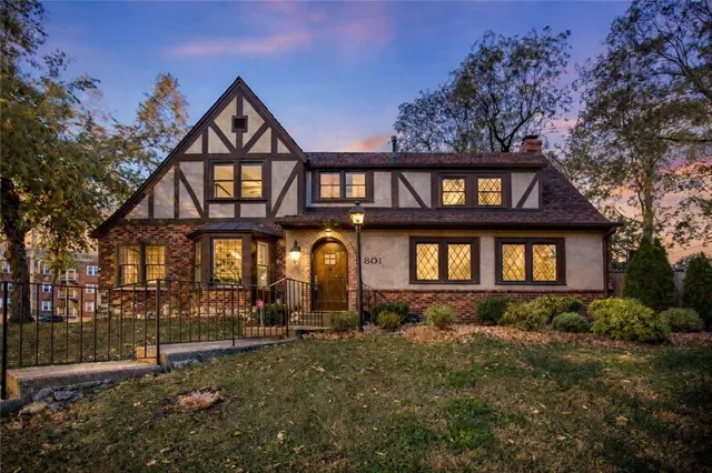 $795,000 | 801 Valentine Road, Kansas City, MO 64111