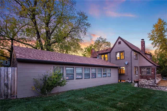 $825,000 | 801 Valentine Road, Kansas City, MO 64111