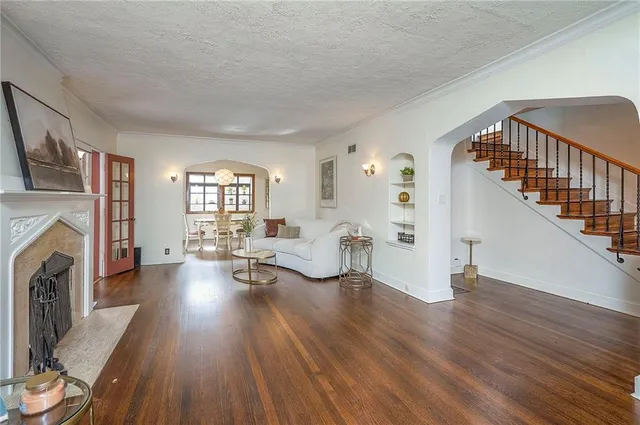 $825,000 | 801 Valentine Road, Kansas City, MO 64111