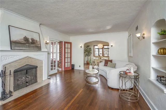 $825,000 | 801 Valentine Road, Kansas City, MO 64111