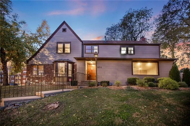 $825,000 | 801 Valentine Road, Kansas City, MO 64111