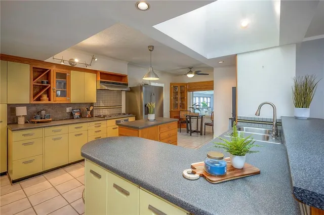 $825,000 | 801 Valentine Road, Kansas City, MO 64111