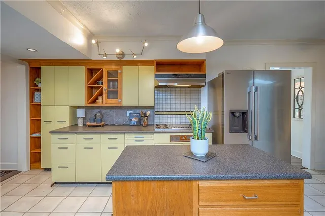 $825,000 | 801 Valentine Road, Kansas City, MO 64111