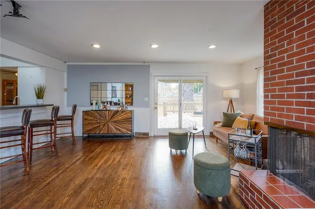 $825,000 | 801 Valentine Road, Kansas City, MO 64111